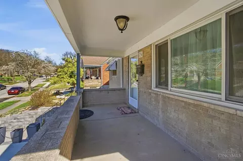 Exterior - 734 Wilbud Dr, Cincinnati, OH 45205 photo 4 of 17