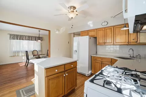 Kitchen - 734 Wilbud Dr, Cincinnati, OH 45205 photo 5 of 5