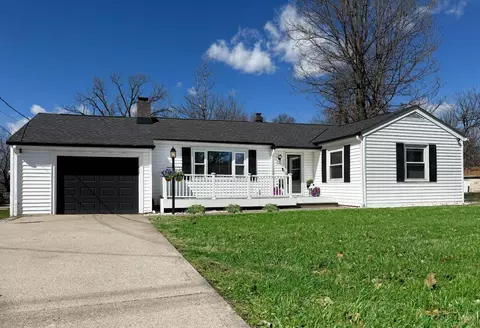 1049 New London Rd, Hamilton, OH 45013