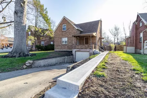 6330 Elbrook Ave, Golf Manor, OH 45237