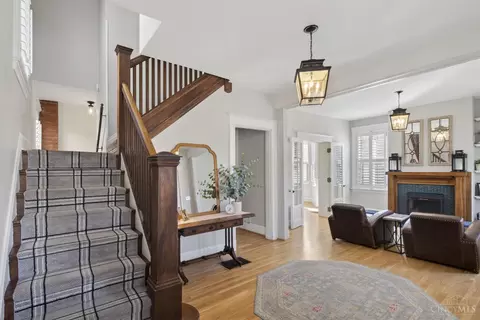 Entry Way - 3570 Monteith Ave, Cincinnati, OH 45208 photo 8 of 15