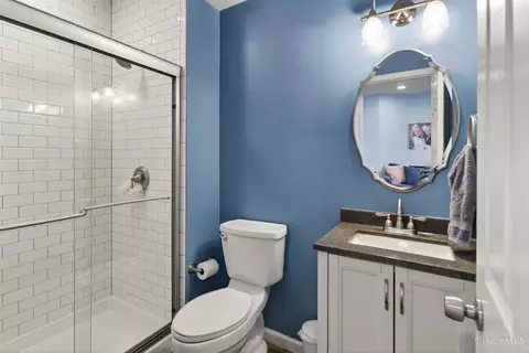 Bath - 3570 Monteith Ave, Cincinnati, OH 45208 photo 6 of 6