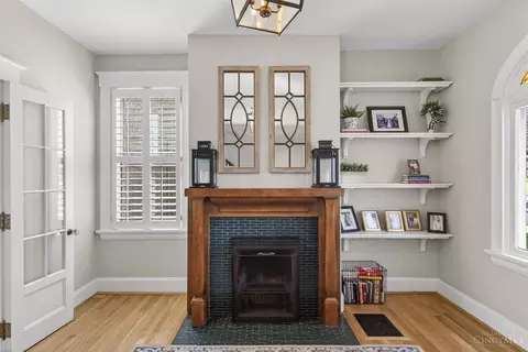 Entry Way - 3570 Monteith Ave, Cincinnati, OH 45208 photo 4 of 15