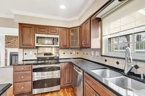 Kitchen - 1959 John Gray Rd, Cincinnati, OH 45240 photo 5 of 5