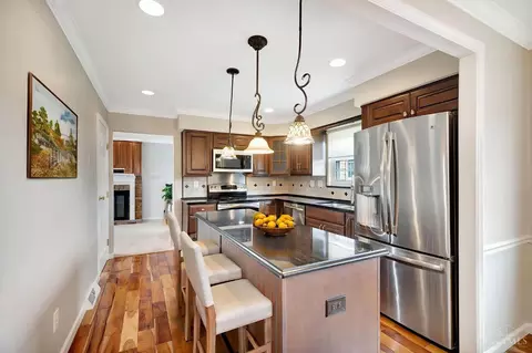 Kitchen - 1959 John Gray Rd, Cincinnati, OH 45240 photo 2 of 5
