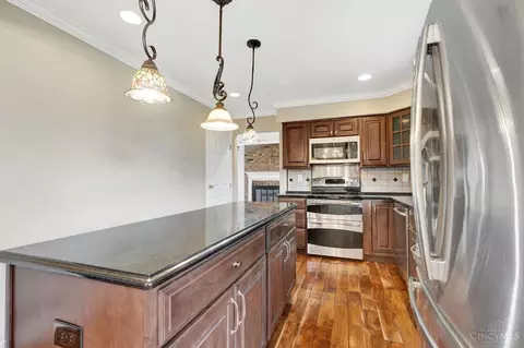 Kitchen - 1959 John Gray Rd, Cincinnati, OH 45240 photo 4 of 5