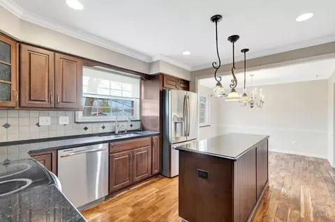 Kitchen - 1959 John Gray Rd, Cincinnati, OH 45240 photo 3 of 5