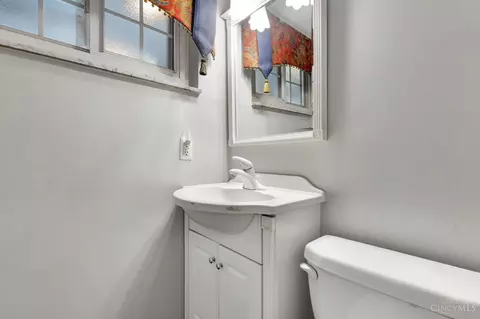 Bath - 1959 John Gray Rd, Cincinnati, OH 45240 photo 1 of 4
