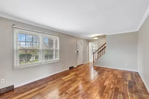 Living - 1959 John Gray Rd, Cincinnati, OH 45240 photo 3 of 8