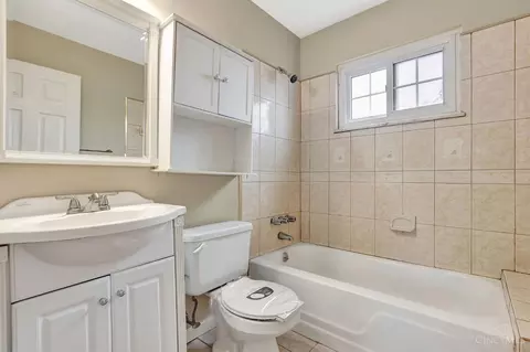 Bath - 1959 John Gray Rd, Cincinnati, OH 45240 photo 4 of 4