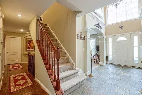 2601 Stonehaven Dr, Cincinnati, OH 45245 photo 5