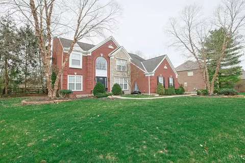 2601 Stonehaven Dr, Cincinnati, OH 45245 photo 2