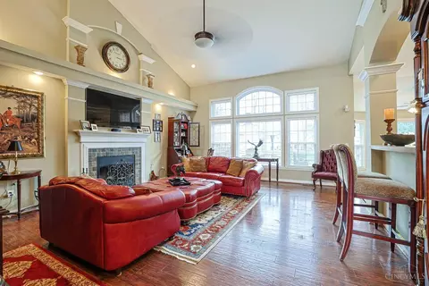 2601 Stonehaven Dr, Cincinnati, OH 45245 photo 8