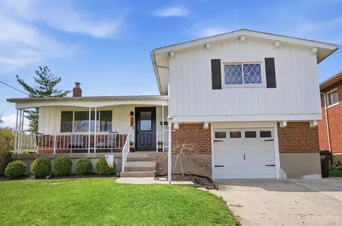 3301 Cresentview Ln, Cincinnati, OH 45248