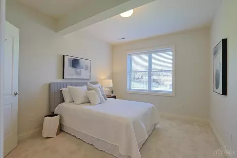 Bedroom - 10263 Ryans Way, Blue Ash, OH 45241 photo 7 of 8
