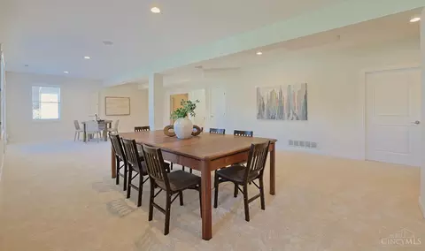 Dining - 10263 Ryans Way, Blue Ash, OH 45241 photo 9 of 10
