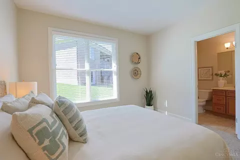 Bedroom - 10263 Ryans Way, Blue Ash, OH 45241 photo 6 of 8