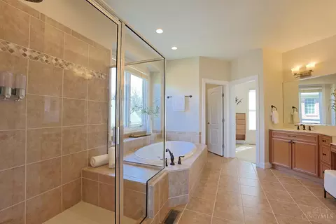Bath - 10263 Ryans Way, Blue Ash, OH 45241 photo 1 of 6