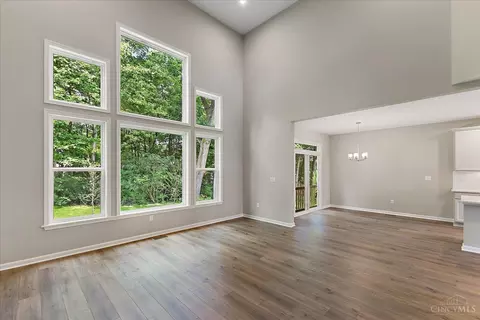 Living - 186 Farmstead Blvd, Springboro, OH 45066 photo 4 of 4