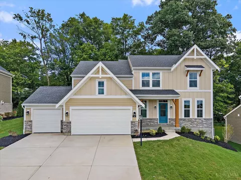Exterior - 186 Farmstead Blvd, Springboro, OH 45066 photo 2 of 4