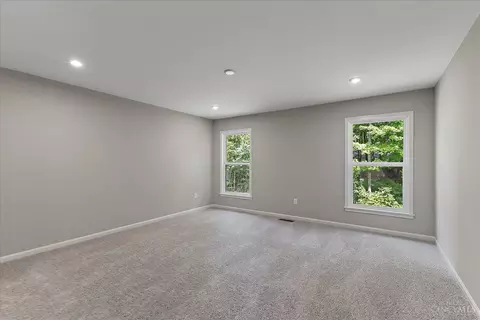 Bedroom - 186 Farmstead Blvd, Springboro, OH 45066 photo 1 of 6
