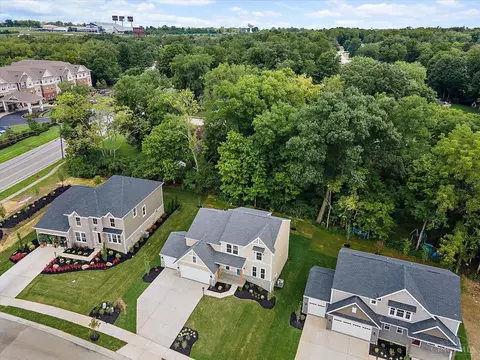 View/Area - 186 Farmstead Blvd, Springboro, OH 45066 photo 2 of 5