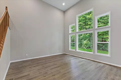 Living - 186 Farmstead Blvd, Springboro, OH 45066 photo 1 of 4