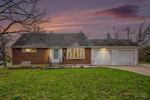 1 Jennings Rd, Greenhills, OH 45218