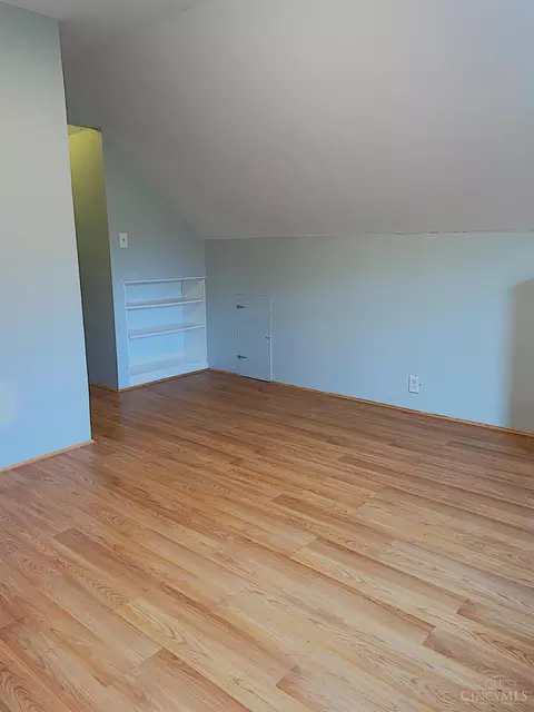 Bedroom - 990 Covedale Ave, Cincinnati, OH 45238 photo 8 of 13