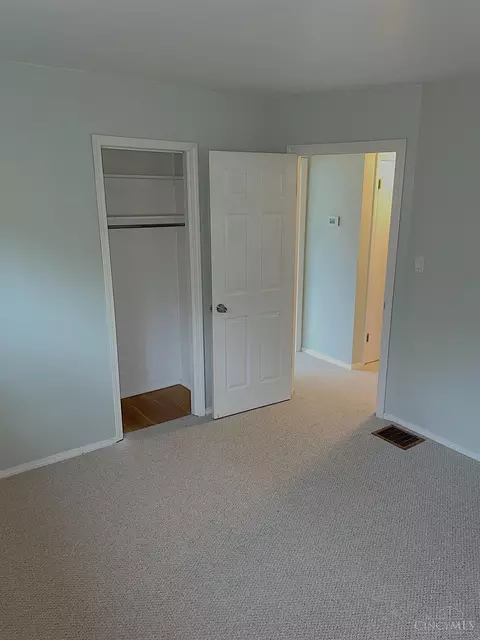 Bedroom - 990 Covedale Ave, Cincinnati, OH 45238 photo 2 of 13
