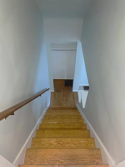 Entry Way - 990 Covedale Ave, Cincinnati, OH 45238 photo 2 of 2