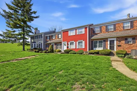 93 Applewood Dr, Fairfield, OH 45014