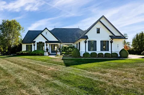 701 Grand Wood Ct, Springboro, OH 45066