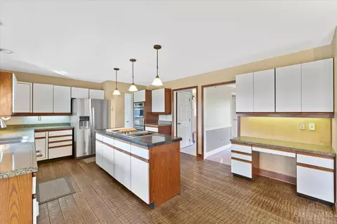 Kitchen - 5182 Michael Anthony Ln, Cincinnati, OH 45247 photo 3 of 5
