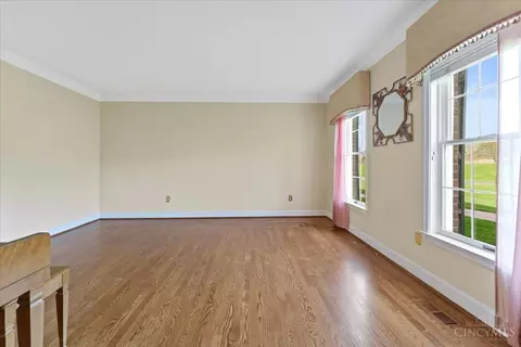 Living - 5182 Michael Anthony Ln, Cincinnati, OH 45247 photo 1 of 7