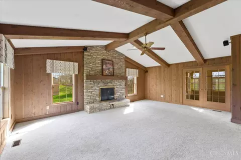Living - 5182 Michael Anthony Ln, Cincinnati, OH 45247 photo 6 of 7