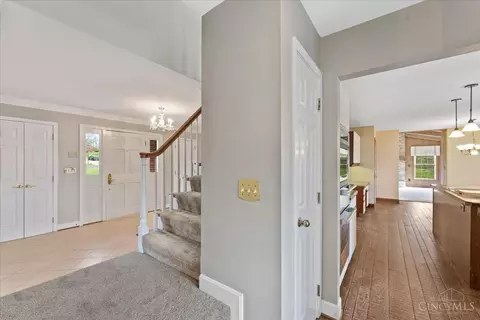 Entry Way - 5182 Michael Anthony Ln, Cincinnati, OH 45247 photo 4 of 6
