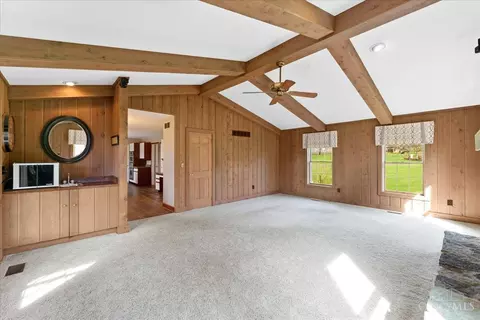 Living - 5182 Michael Anthony Ln, Cincinnati, OH 45247 photo 5 of 7