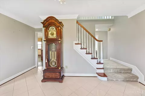 Entry Way - 5182 Michael Anthony Ln, Cincinnati, OH 45247 photo 2 of 6