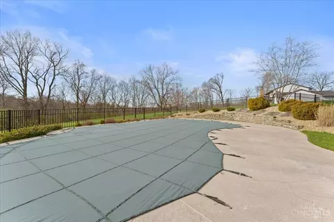 Exterior - 5182 Michael Anthony Ln, Cincinnati, OH 45247 photo 8 of 8
