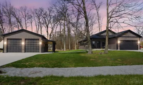 174 Black Hawk Dr, Sardinia, OH 45171