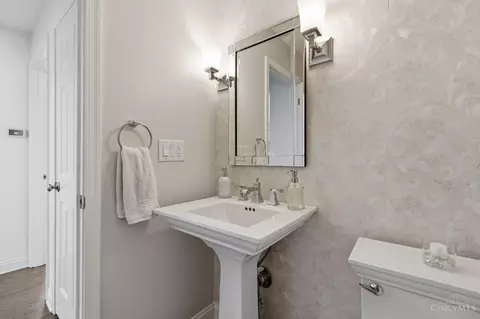 Bath - 3184 Red Brick Ct, Maineville, OH 45039 photo 4 of 5