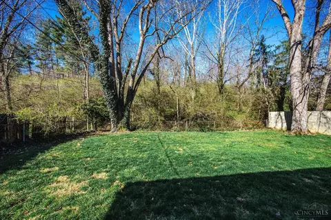Exterior - 9125 Tag Dr, Cincinnati, OH 45231 photo 5 of 7
