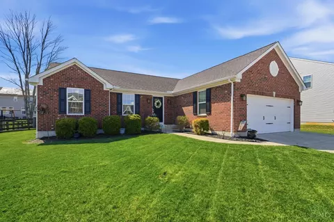 4001 Ivy Wood Dr, Amelia, OH 45102