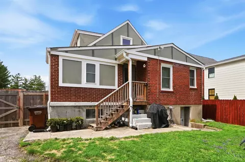Exterior - 1040 Burns Ave, Wyoming, OH 45215 photo 3 of 5