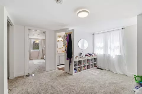 Entry Way - 1040 Burns Ave, Wyoming, OH 45215 photo 5 of 5