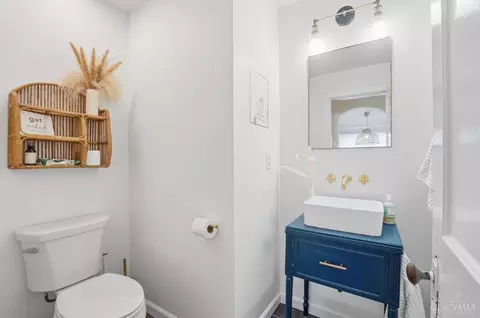 Bath - 1040 Burns Ave, Wyoming, OH 45215 photo 1 of 7