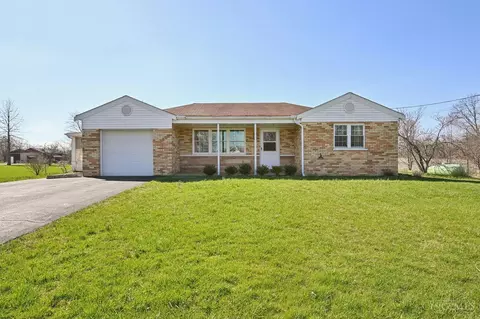 328 Apple Rd, Amelia, OH 45102