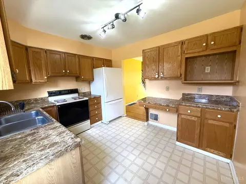 Kitchen - 6381 Golfway Dr, Cincinnati, OH 45239 photo 1 of 3