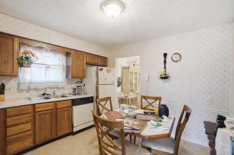 Kitchen - 1105 Inner Circle Dr, Forest Park, OH 45240 photo 2 of 2